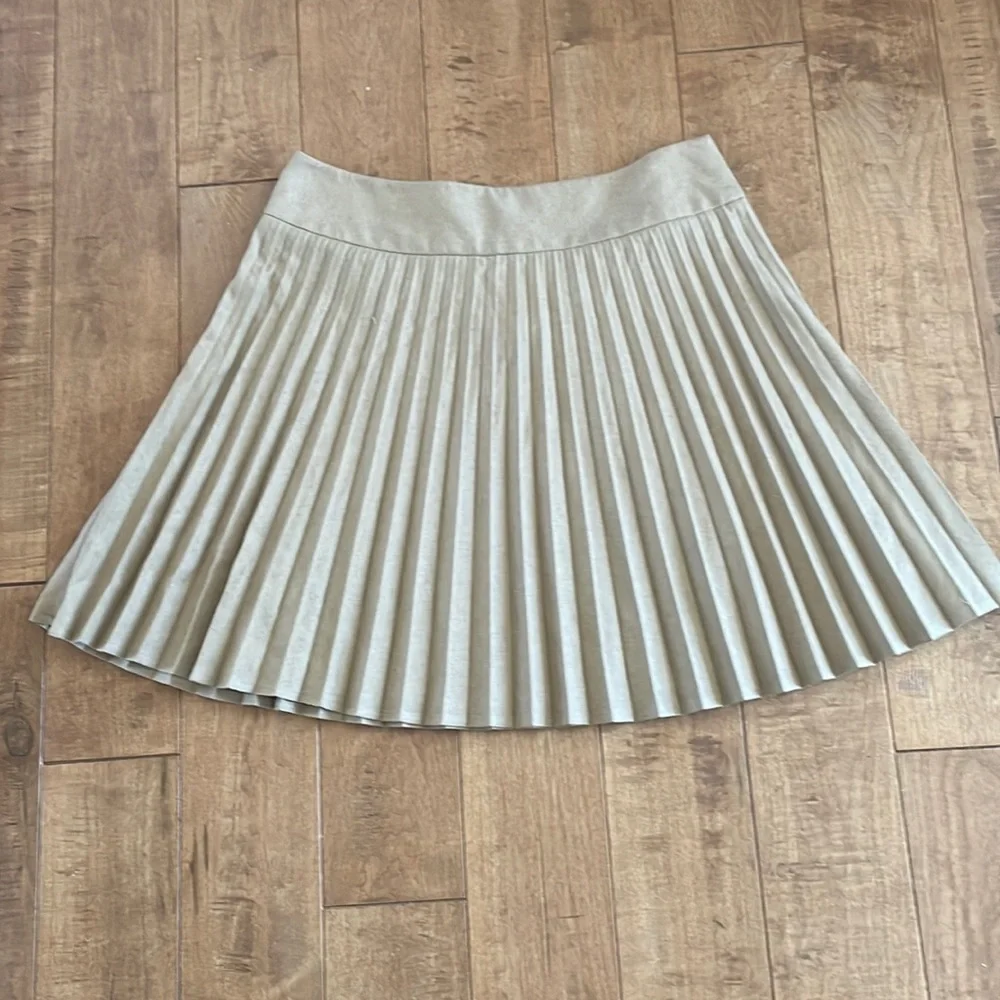 LL Bean Signature 12 British wool flannel camel pleated skirt - Picture 1 of 9